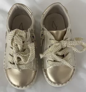 Joie Kleinkind Mädchen Gold Glitzer Freizeitschuhe Größe 6 - Bild 1 von 5