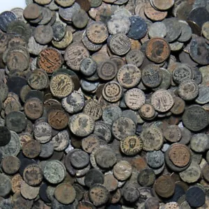 Ein Gebot, 5 antike römische Bronzemünzen, spätrömisch, ca 300-450 n. Chr., schöne Qualität - Bild 1 von 7