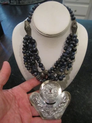 GRANDE PINGENTE DE PRATA ESTERLINA E CONTAS E COLAR DE PEDRAS PRECIOSAS LABRADORITA 16" - 171g - Imagem 1 de 4