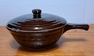 Pentola vintage Marcrest 9"x 4" in gres marrone con manico e coperchio usata in ottime condizioni D2 - Foto 1 di 7