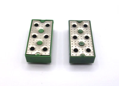 Fischertechnik 2 Stk. Verteilerplatte, grün/silber (ft-Nr. 31327) - Bild 1 von 2