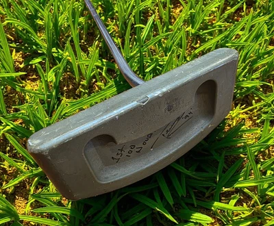 Roger Evans Nova Stand Up Golf Putter - Original - RH - 34.5 - SIGNED! - Image 1 of 4