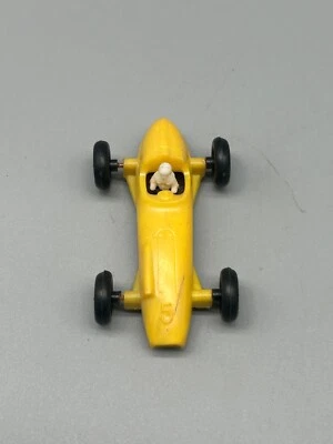 MODELLINO B.R.M. SCALA 1/77 MADE IN ITALY AUTO CORSA PILOTA PLASTICA - Immagine 1 di 3