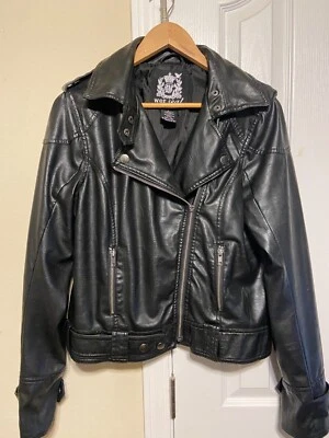 Chaqueta de cuero sintético Wet Seal. XL - funciona pequeño - Excelente estado - muy suave  Foto 1 de 3