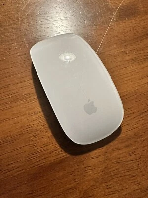 Apple A1314 & A1296 Wireless Keyboard and Mouse Combo - White (1st Generation) - Image 1 of 4