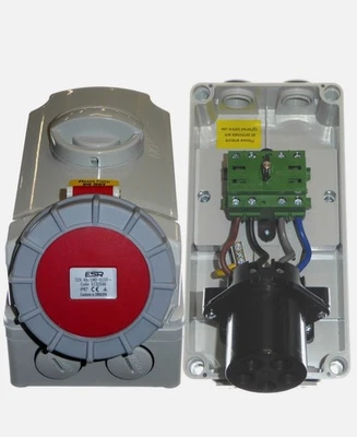 32A Interlocked Socket 32 Amp 3 Phase 5 Pin IP67 Waterproof 415V Red Industrial - Image 1 of 4