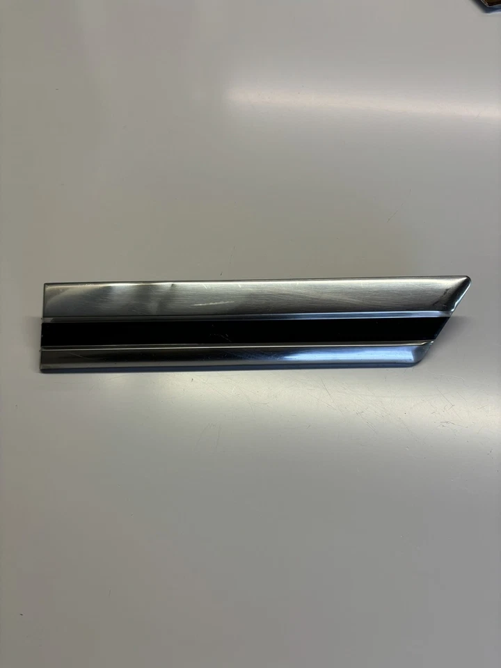 1976-80 International Scout 2 , Travelall, Traveller, RH Fender Trim , Stainless - Image 1 of 4