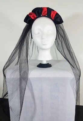 Velo negro vintage - rosas rojas y negras - diadema cubierta de tela Foto 1 de 4