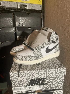 Air Jordan 1 High OG Retro “White Cement” Estampado Elefante Gris Negro FD1437 052 Foto 1 de 4