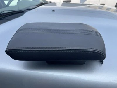 2010-2012 Lincoln MKZ Front Arm Rest Center Console Cover Lid Black OEM - Image 1 of 4