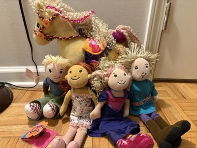 Groovy Girls Horse W/ 4 Dolls, Prince, Princess, Nicole, And Brandon - Image 1 of 4