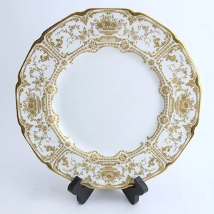 HB4874 (E1645) von Royal Doulton Bone China 10 1/2" Essteller - Bild 1 von 6