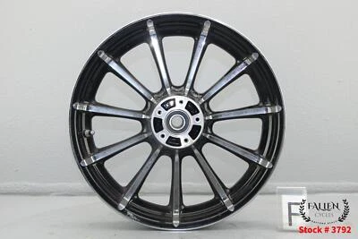 Harley Electra Glide CVO 2011 llanta delantera 17" x 3,00" ruleta corte contraste Foto 1 de 4