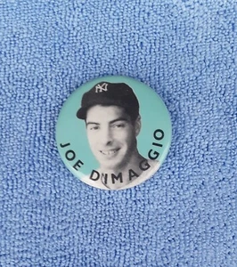 JOE DIMAGGIO NEW YORK YANKEES VINTAGE PIN, NEW CONDITION FROM THE 1980'S - Picture 1 of 2