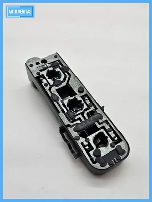 Mercedes Benz CL203 SportCoupe Lamp Carrier left or right 151631-00 15163100 - Image 1 of 4