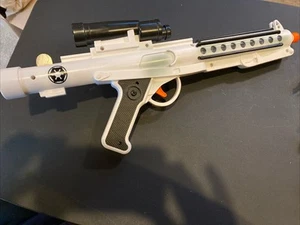 Star Wars lights & sound Stormtrooper Blaster E-11 Rifle Disney Parks exclusive - Picture 1 of 2