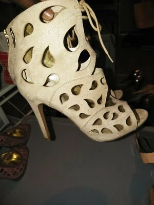 Sandalias de tacón alto Aldo color marfil con cordones talla 8,5 Foto 1 de 4