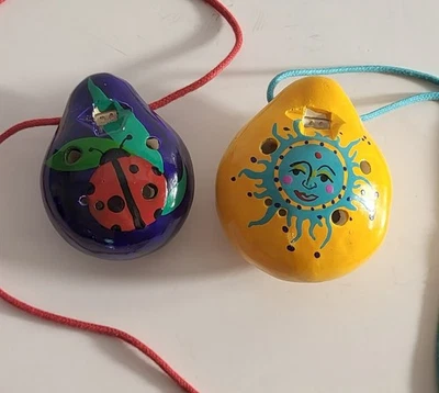 Par de flautas pintadas a mano Ocarina de 3" sol y 2,5" Ladybug arte popular de 6 agujeros Foto 1 de 4