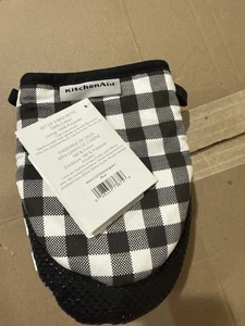 KitchenAid Mini Oven Mitts Set of 2 – Black Gingham Check - Picture 1 of 3