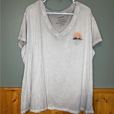 Torrid Light Gray Relaxed Fit Cotton V-Neck Tee with Ocean Graphic - Image 1 of 3