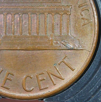 Centavo Lincoln Memorial 1988 P error, grieta inversa Foto 1 de 4