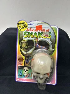 Vintage NOS 1983 ARCO Un teschio pieno di serpenti Halloween giocattolo horror MOLTO RARO! #3 - Foto 1 di 10