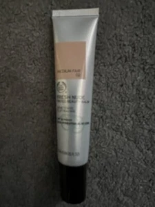 The Body Shop Fresh Nude Tinted Beauty Balm 25ml - Medium Fair 02 - Picture 1 of 1