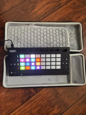 Controlador en vivo Ableton Move caja de ranuras de muestreo MIDI independiente Foto 1 de 3