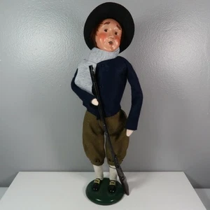 Byers Choice The Carolers Pilgrim Man Musket Gun Signed 13" - Picture 1 of 11