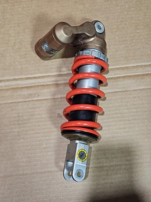 2009 - 2014 年 2013 宝马 S1000RR 原始设备制造商后减震器减震红色弹簧 — 第 1/4 张图片