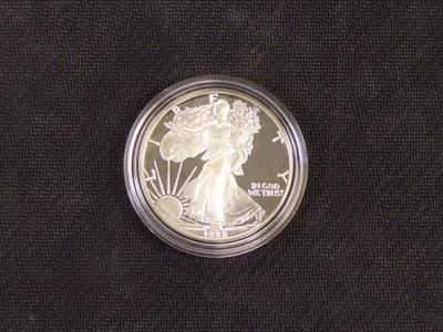 1988 US MINT AMERICAN SILVER EAGLE $1 DOLLAR 1 OZ .999 SILVER PROOF COIN W/ COA - Image 1 of 4