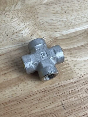 Parker 1/4" NPT Cross, 316 Stainless Steel, 4FX-SS, New Unused - Image 1 of 4