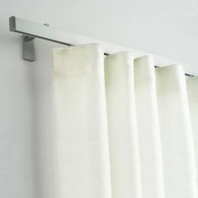 BINARIO PER TENDE A ONDA, IN ALLUMINIO A PARETE CON STAFFE DA 9 CM - Immagine 1 di 4