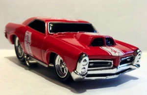 MUSCLE MACHINES HOLIDAY RODS 1966 PONTIAC GTO - LIMITED EDITION  1/64 - 66 GTO  - Picture 1 of 4