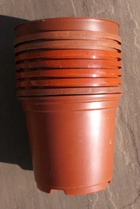 8 Matching Orange Plant Pots +1 Flower Pots for Seeds 10.5cm diameter x 8cm tall - Picture 1 of 3