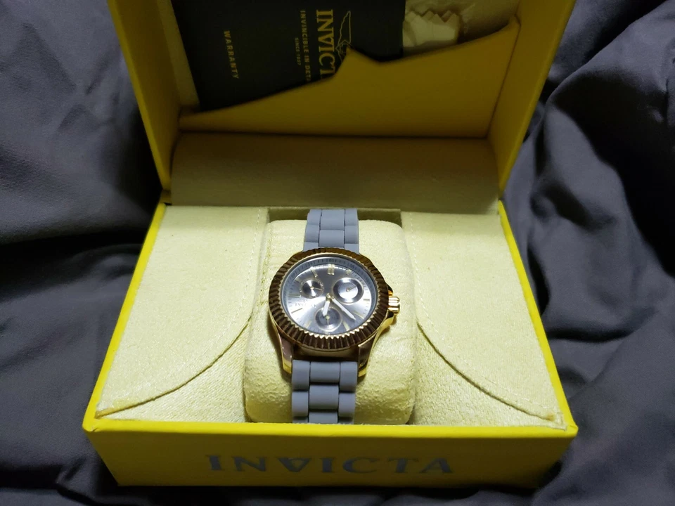 Reloj de cuarzo Invicta Angel de acero inoxidable para dama modelo # 22100 Foto 1 de 4