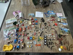 Lote Mixto Figuras Playmobil Años 80 Piezas Accesorios Folletos. - Imagen 1 de 10