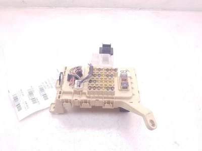 99 LEXUS RX300 CAJA DE FUSIBLES DEBAJO DEL TABLERO Foto 1 de 4