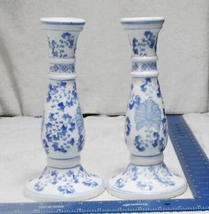 Par de Candelabros Vintage Nuevo de Lote Antiguo Floral Porcelana Fina Azul y Blanco - Imagen 1 de 8
