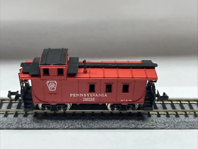 Model Power N Scale Pennsylvania PRR Offset Cupola Caboose No. 760720 - Image 1 of 4