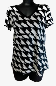 LuLaRoe Christy T Womens Small 6-8 Black White V Neck Shirt Top Blouse NWT - Picture 1 of 5