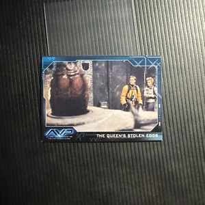 Alien vs Predator Movie Cards Inkworks 2004 #24 The Queen's Stolen Eggs - Picture 1 of 2