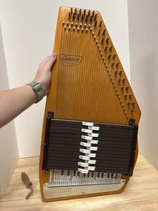 AutoHarp By Oscar Schmidt 15 Chord 36 String With Tuning Wrench And Holding Case - Picture 1 of 16