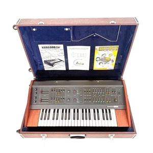 KORG KORG-800DV Synthesizer w/case - Picture 1 of 13