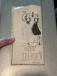 Abito vintage anni '40 stile Dirndle modello 2744 37" B - Foto 1 di 3