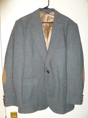 Pendleton Green Wool Herringbone Tweed Elbow Patch Blazer Jacket, Size 44, USA - Image 1 of 4