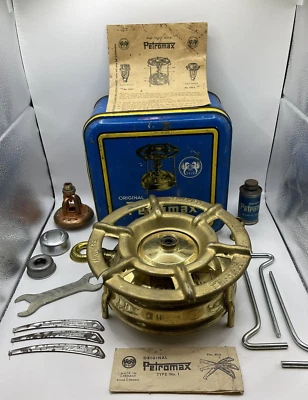 ВИНТАЖНАЯ НЕМЕЦКАЯ ПЕЧЬ PETROMAX 2000 С ОРИГИНАЛЬНЫМ ЖЕСТЯНЫМ МЕТАЛЛИЧЕСКИМ КОРПУСОМ - Изображение 1 из 4