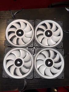 Corsair LL120 3x Pack, + 1 Corsair LL120 Fan, + Corsair RGB Node Hub- Bundle - Afbeelding 1 van 2