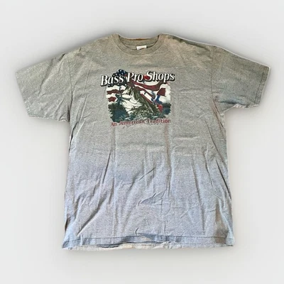 Camiseta Bass Pro Shops Hombre 2XL Gris Vintage Pesca de lubina Bandera de Estados Unidos Foto 1 de 4
