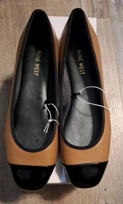 Gorra sin cordones de ballet plana y negra Nine West estilo Teland para mujer talla 9 Foto 1 de 4